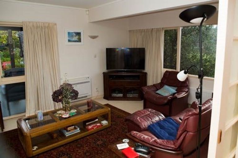Photo of property in 6 Doon Grove, Papakowhai, Porirua, 5024