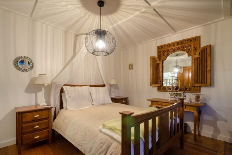 Photo of property in 64 Beach Valley Road, Piha, 0772