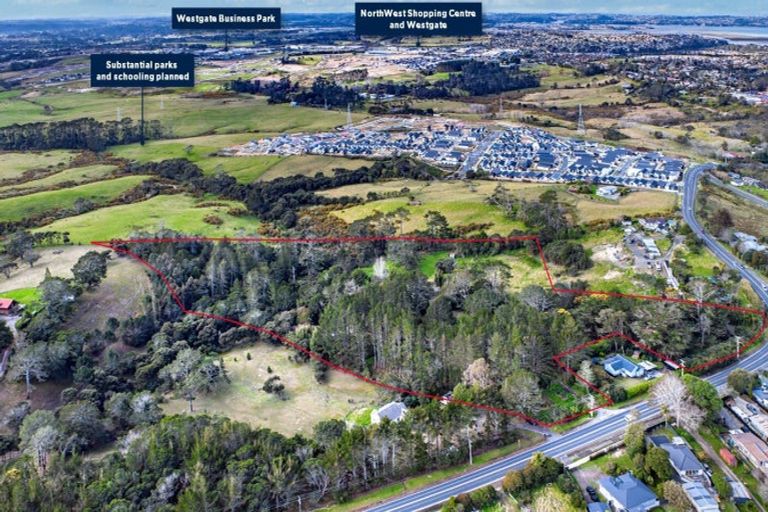 Photo of property in 53 Red Hills Road, Massey, Auckland, 0614