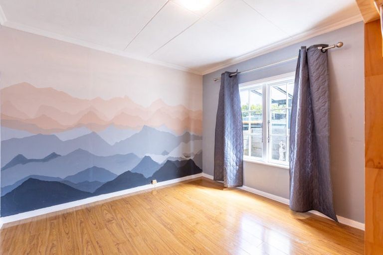 Photo of property in 21 Vogel Street, Woodville, 4920