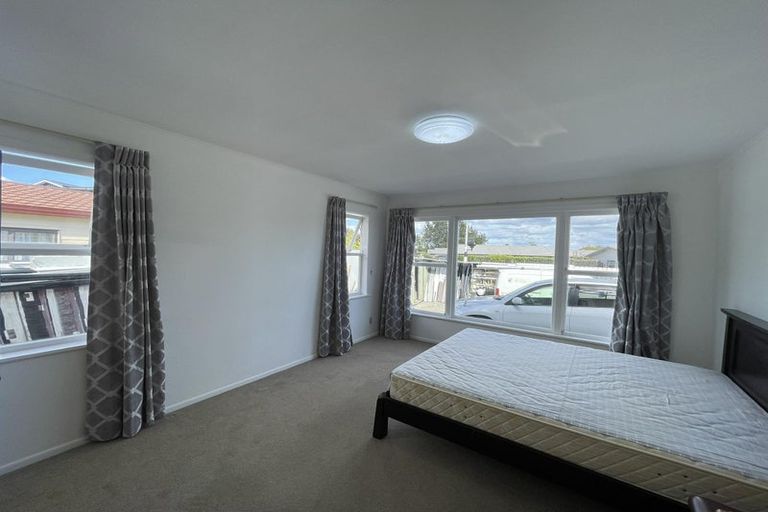 Photo of property in 11 Edgewater Drive, Pakuranga, Auckland, 2010