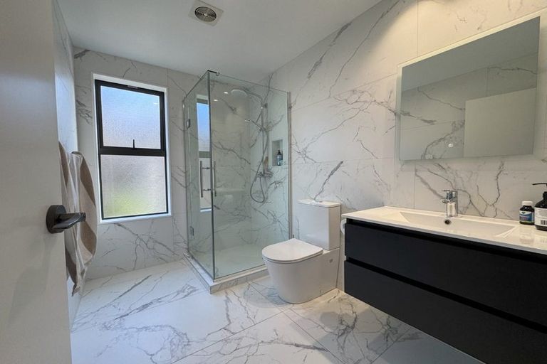 Photo of property in 40 Glidepath Road, Hobsonville, Auckland, 0616
