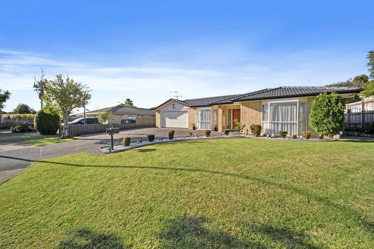 Photo of property in 17 Flora Place, Wattle Downs, Auckland, 2103