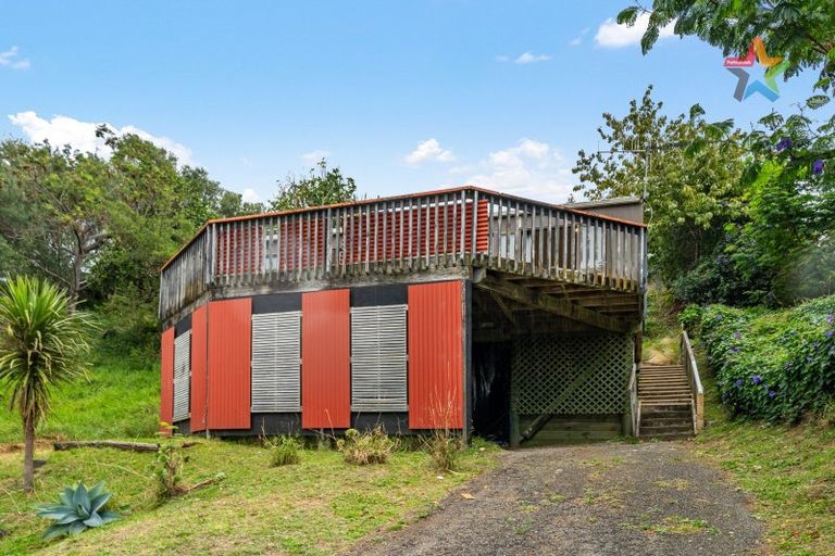 Photo of property in 18 Forest Road, Raumati South, Paraparaumu, 5032