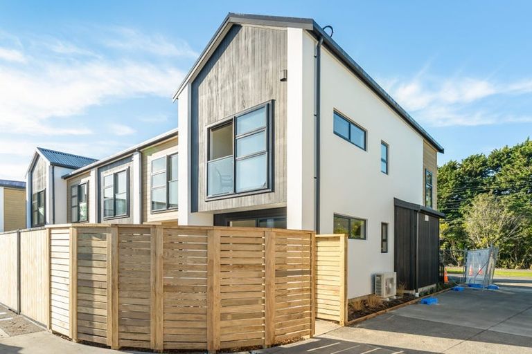 Photo of property in 1/90 Oxford Terrace, Epuni, Lower Hutt, 5011