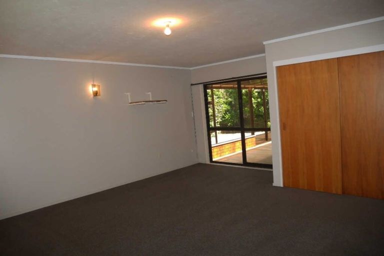 Photo of property in 21 Moana Road, Paraparaumu, 5032