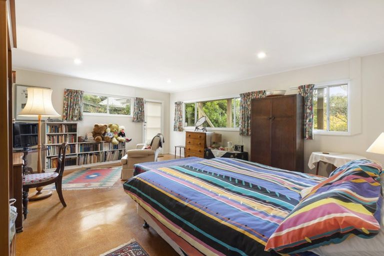 Photo of property in 5 Fettes Crescent, Seatoun, Wellington, 6022