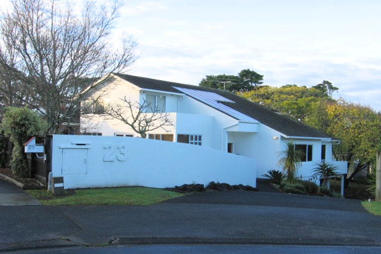 Photo of property in 23 Elsted Place, Goodwood Heights, Auckland, 2105