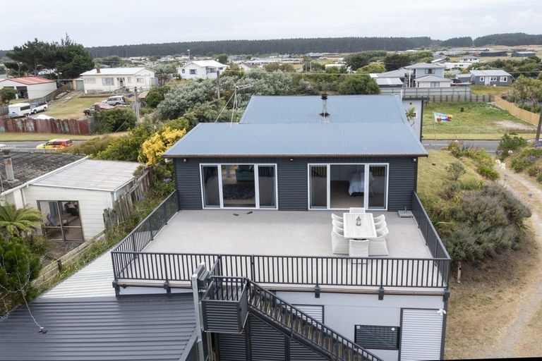 Photo of property in 122 Seabury Avenue, Foxton Beach, Foxton, 4815