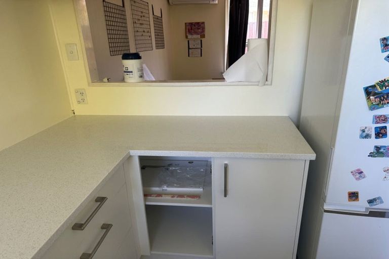 Photo of property in 3/81 Seabrook Avenue, New Lynn, Auckland, 0600