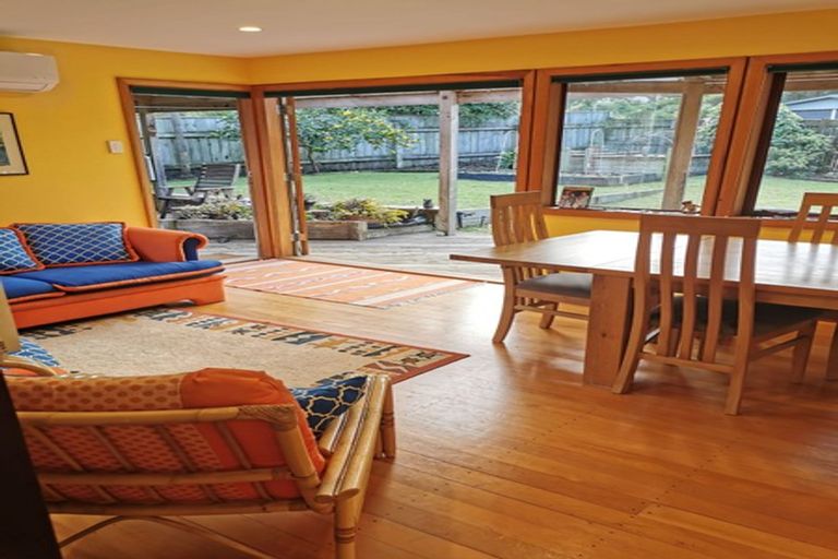 Photo of property in 5 Smith Street, Paekakariki, 5034