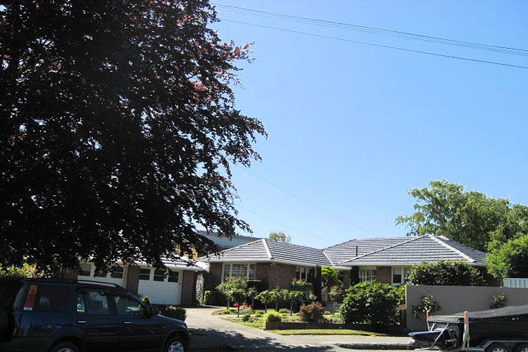 Photo of property in 46 Gleneagles Terrace, Ilam, Christchurch, 8053