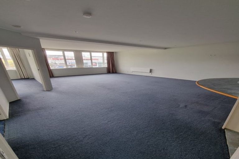 Photo of property in Grandstand Apartments, 37/80 Kent Terrace, Mount Victoria, Wellington, 6011