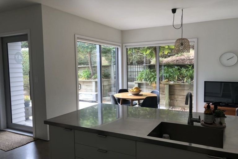 Photo of property in 47 Maungaraki Road, Korokoro, Lower Hutt, 5012