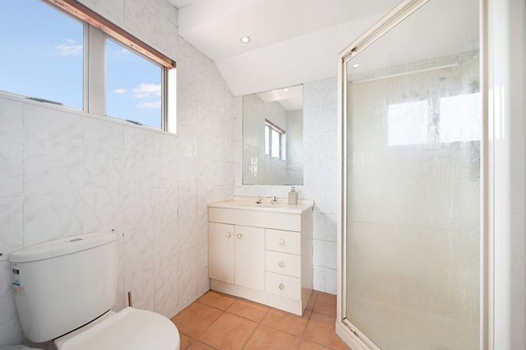 Photo of property in 10 San Fernando Way, Henderson, Auckland, 0612