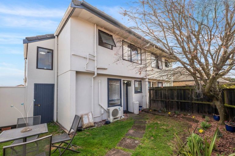 Photo of property in 2/18 Carnot Street, Glenholme, Rotorua, 3010