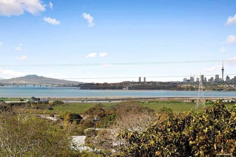 Photo of property in 191a Te Atatu Road, Te Atatu South, Auckland, 0610