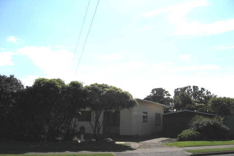 Photo of property in 16 Ashton Terrace, Castlecliff, Whanganui, 4501