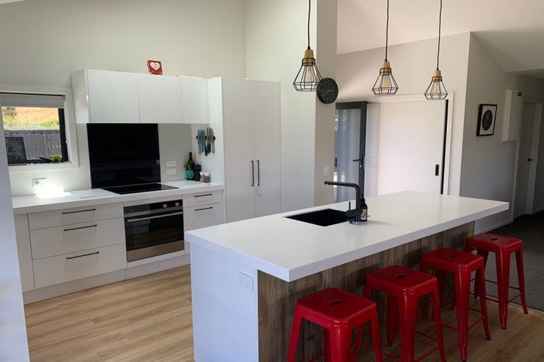 Photo of property in 39 Kingfisher Crescent, Albert Town, Wanaka, 9305