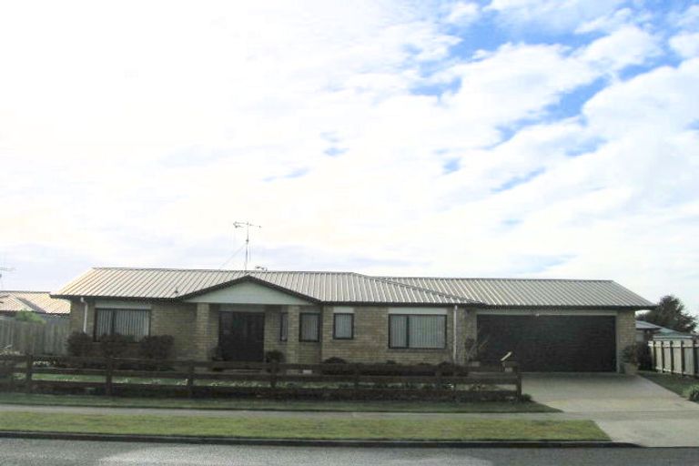 Photo of property in 32 Catalina Drive, Melville, Hamilton, 3206