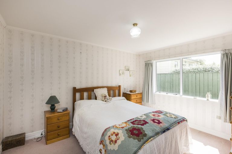 Photo of property in 71 Bryant Street, Takaro, Palmerston North, 4412