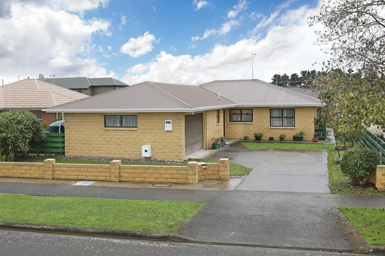 Photo of property in 28 Parnell Heights Drive, Kelvin Grove, Palmerston North, 4414