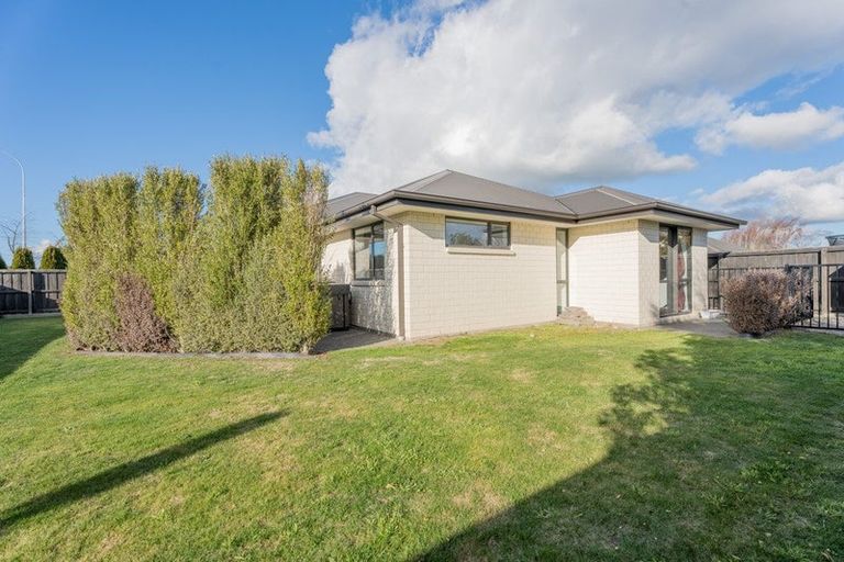 Photo of property in 61 River Road, Rangiora, 7400