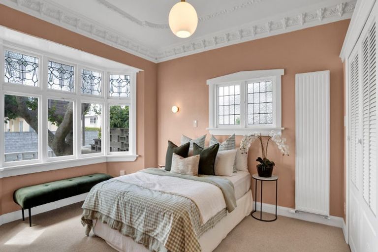 Photo of property in 19 Baring Terrace, Strandon, New Plymouth, 4312