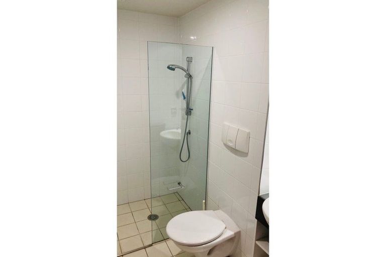 Photo of property in Sanctum Apartments, 11/10a Ebor Street, Te Aro, Wellington, 6011