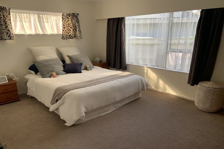 Photo of property in 10 Halswater Drive, Churton Park, Wellington, 6037