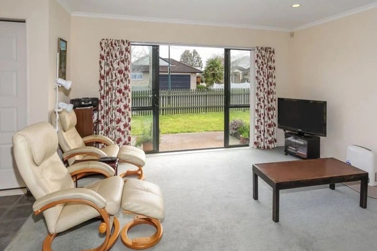 Photo of property in 4 Emmerdale Avenue, Papakura, 2110