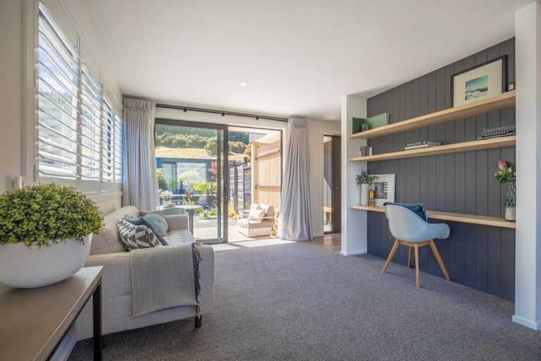 Photo of property in 6 Platinum Ridge, Wanaka, 9305