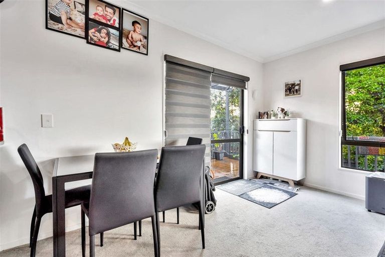 Photo of property in 2/38 Arlette Place, Massey, Auckland, 0614