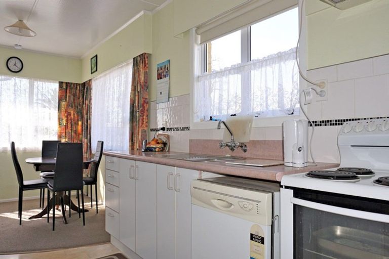 Photo of property in 129 Queen Street West, Levin, 5510