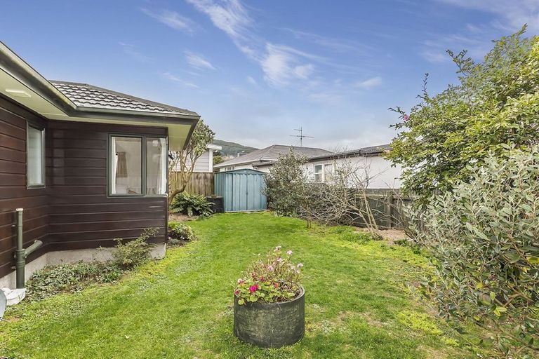 Photo of property in 6 Gee Street, Tawa, Wellington, 5028