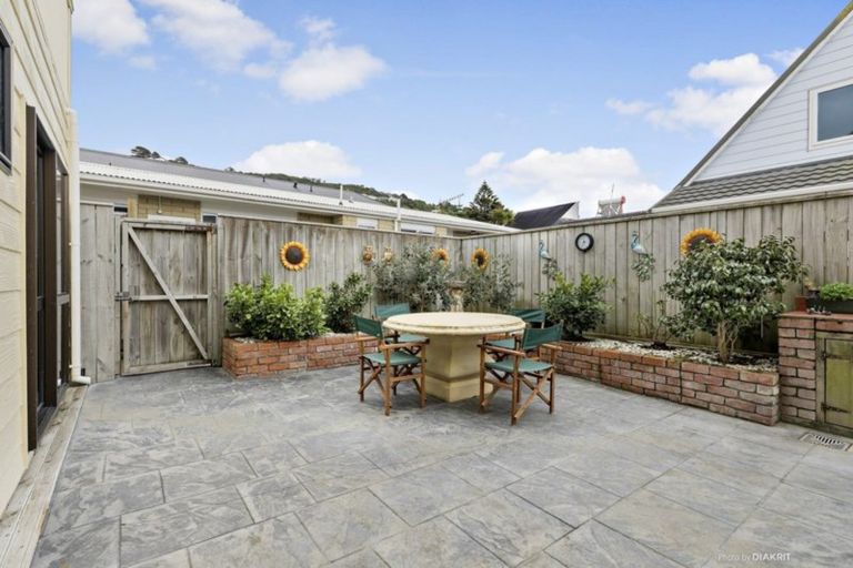 Photo of property in 6 Rua Street, Lyall Bay, Wellington, 6022