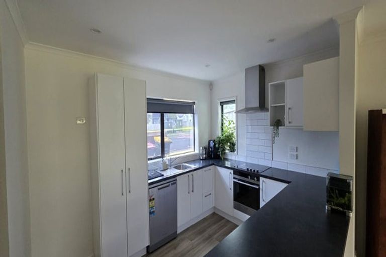 Photo of property in 93 Banks Street, Marfell, New Plymouth, 4310