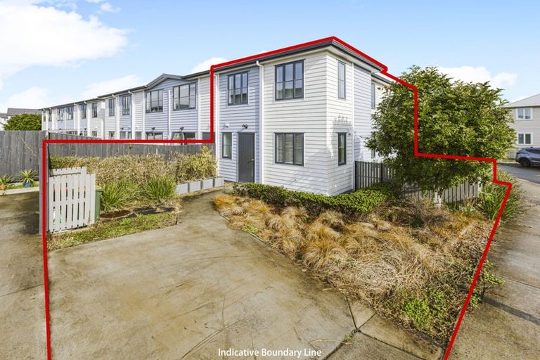 Photo of property in 15 Saddleback Crescent, Papakura, 2110