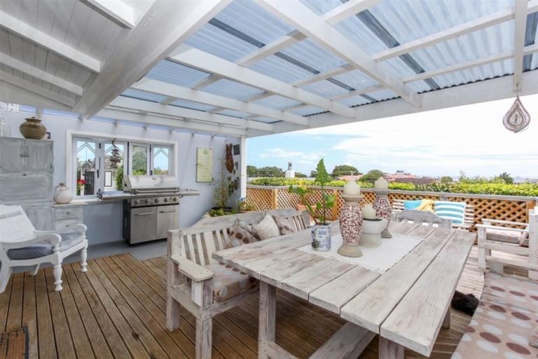 Photo of property in 85 Gover Street, New Plymouth, 4310