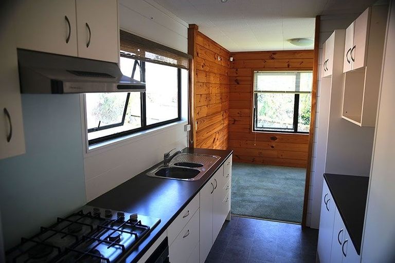 Photo of property in 2/85 Awaruku Road, Torbay, Auckland, 0630