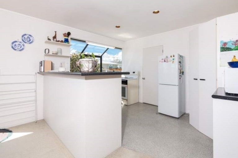 Photo of property in 1/22 Strid Road, Te Atatu South, Auckland, 0610