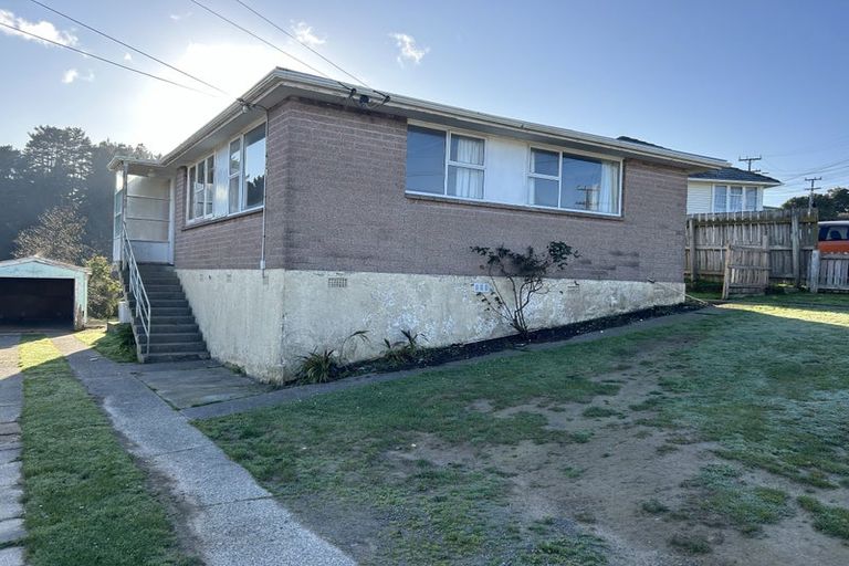 Photo of property in 4 Lincoln Grove, Cannons Creek, Porirua, 5024