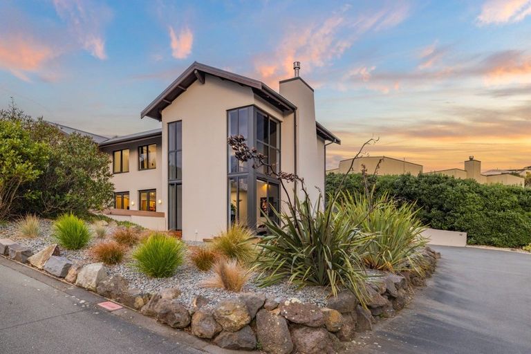 Photo of property in 36 Rockview Place, Mount Pleasant, Christchurch, 8081