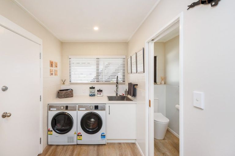 Photo of property in 8 Roore Street, Foxton Beach, Foxton, 4815
