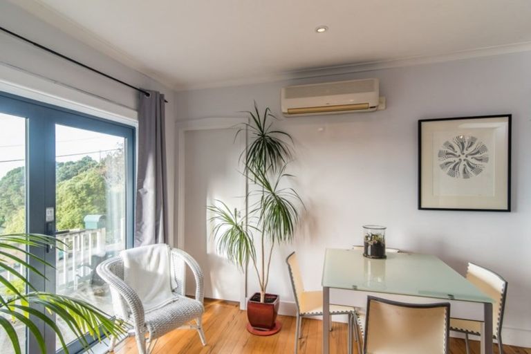 Photo of property in 92 Duncan Terrace, Kilbirnie, Wellington, 6022