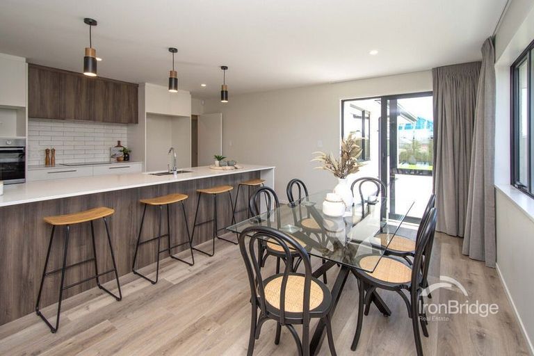 Photo of property in 21 Weaver Street, Woodend, 7691