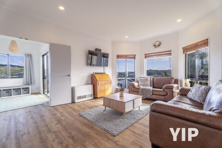 Photo of property in 21 Pelorous Street, Paparangi, Wellington, 6037