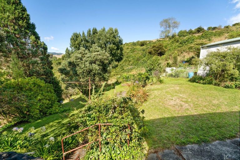 Photo of property in 40 Matipo Terrace, Toi Toi, Nelson, 7010