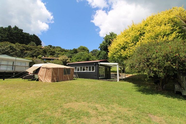 Photo of property in 12 Irishtown Road, Kuaotunu, Whitianga, 3592