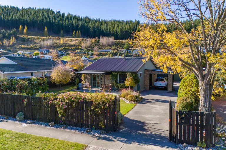 Photo of property in 92 Hazlett Street, Clyde, 9330